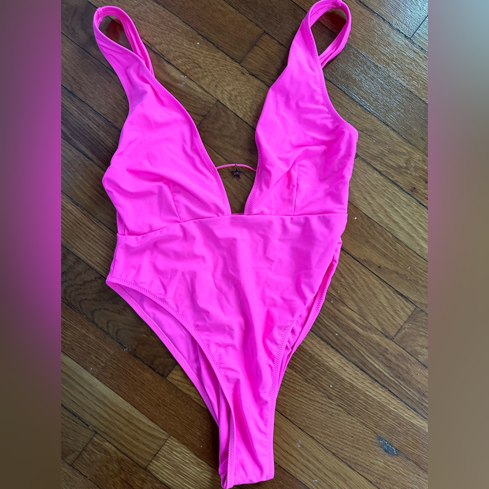 NWT White Fox Boutique Poolside One Piece Swimsuit Neon Pink M